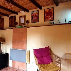  Сasa de vacaciones Adobe Getaway With 'private Plunge Pool'