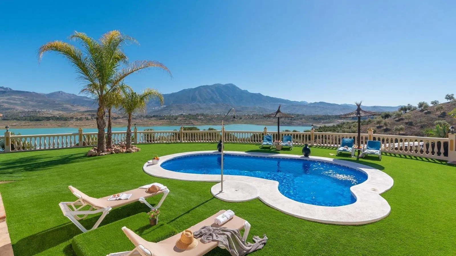 Cortijo Angela Vinuela By Ruralidays Villa