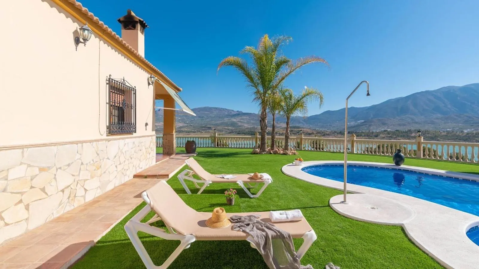 Cortijo Angela Vinuela By Ruralidays Villa Spain